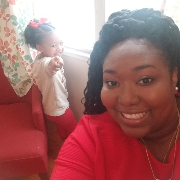 Poshmark Embassador, Tahesha - Picture 2 of 3